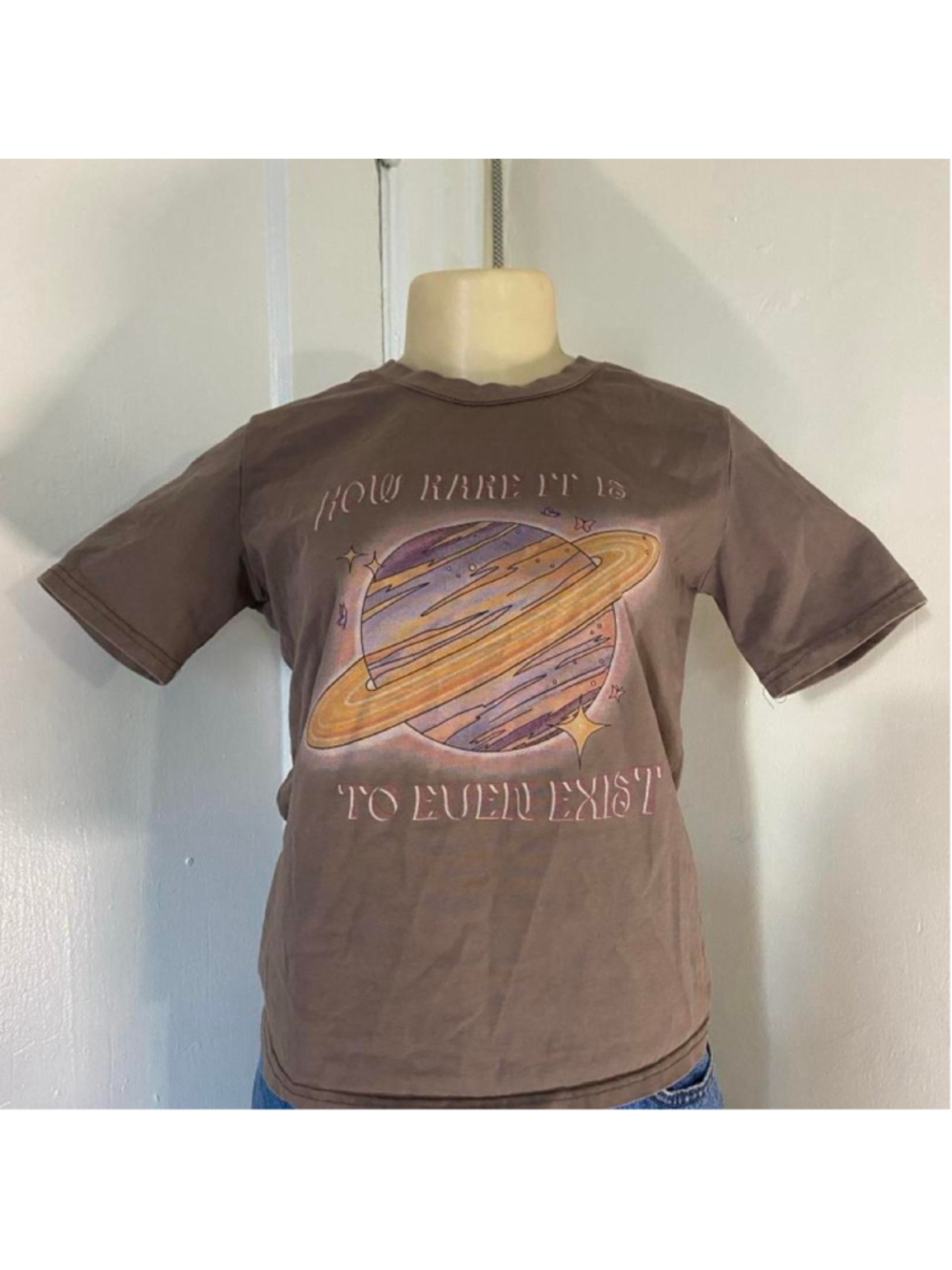 Brown graphic tee